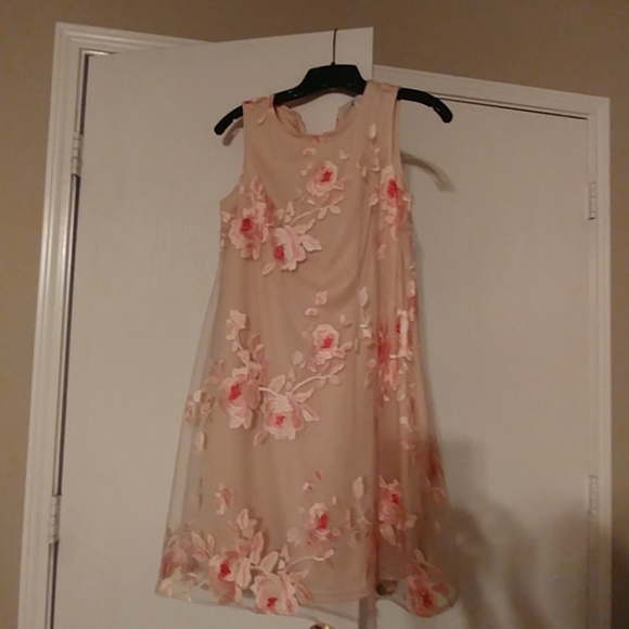 Dress - Picture 1 of 3